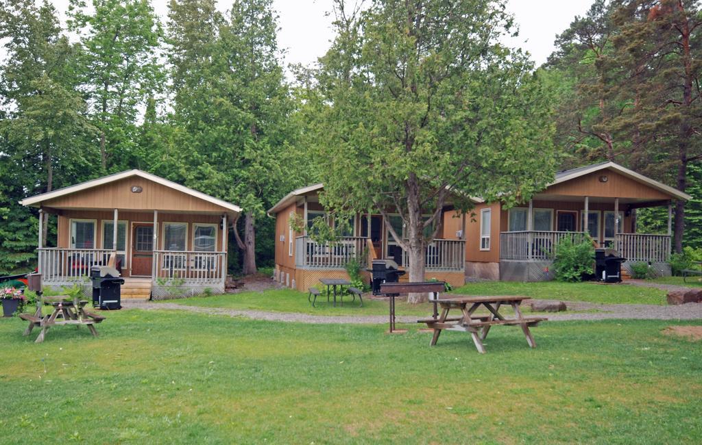 Ogopogo Resort Carnarvon Exterior foto